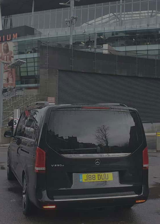 Arrive to the event in a Mercedes V-Class